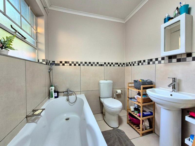 2 Bedroom Property for Sale in Ngwenya River Estate North West